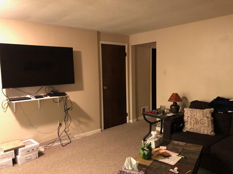 More Photos Of 2021 Mt Troy Rd, Pittsburgh Bar For Sale