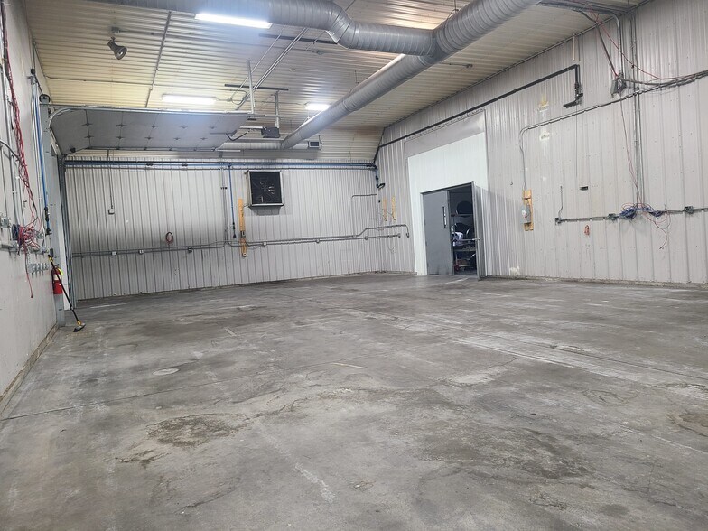 More Photos Of 455 Jefferson St, Winona Warehouse For Sale