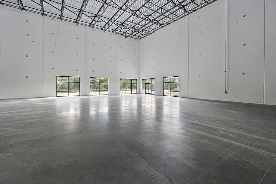 More Photos Of 100 Spontex Dr, Columbia Warehouse For Lease