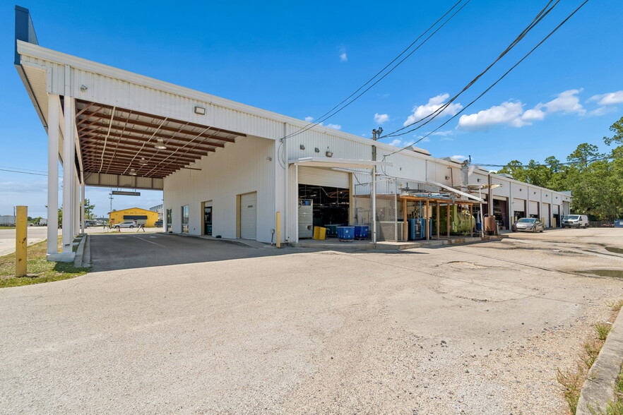 More Photos Of 9945 Race Track Rd, Tampa Industrial For Sale