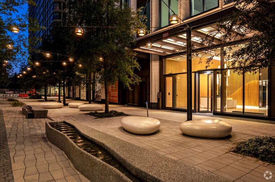 More Photos Of 1001 Water St, Tampa Office For Lease