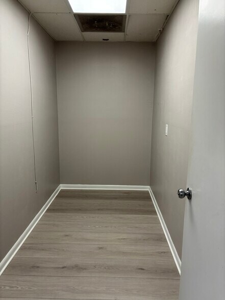 More Photos Of 1515 Tamiami Trl S, Venice Office Residential For Lease