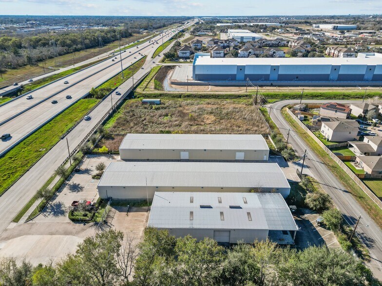 More Photos Of 8051 S Sam Houston Pky, Houston Unknown For Lease