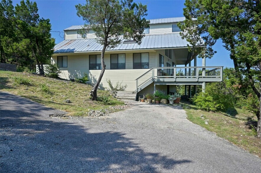 More Photos Of 167 N Tumbleweed Trl, Austin Specialty For Sale