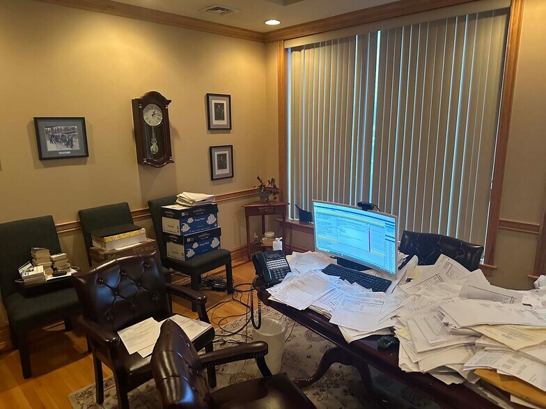 More Photos Of 381 N 9th Ave, Scranton Medical For Sale