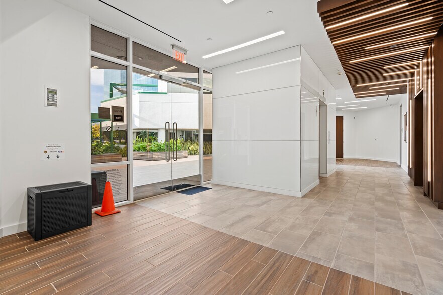 More Photos Of 17900 Von Karman Ave, Irvine Office For Lease