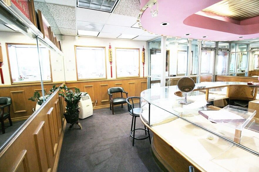 More Photos Of 250 E Garvey Ave, Monterey Park General Retail For Sale