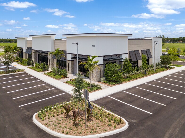 More Photos Of Hypoluxo Rd, Lake Worth Storefront For Lease