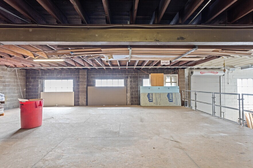 More Photos Of 838 N Delaware St, Indianapolis Unknown For Lease