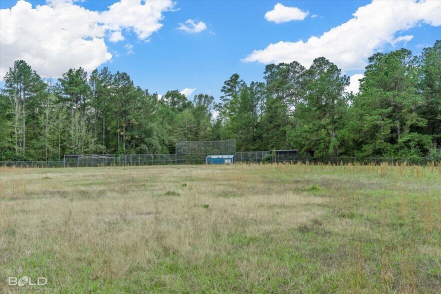 More Photos Of 200 All Saints Rd, Pelican Schools For Sale