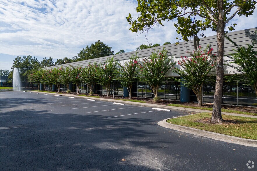 More Photos Of 3728 Philips Hwy, Jacksonville Unknown For Lease