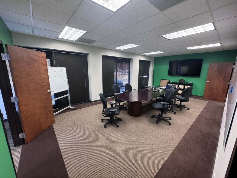 More Photos Of 1809 Associates Ln, Charlotte Light Distribution For Lease