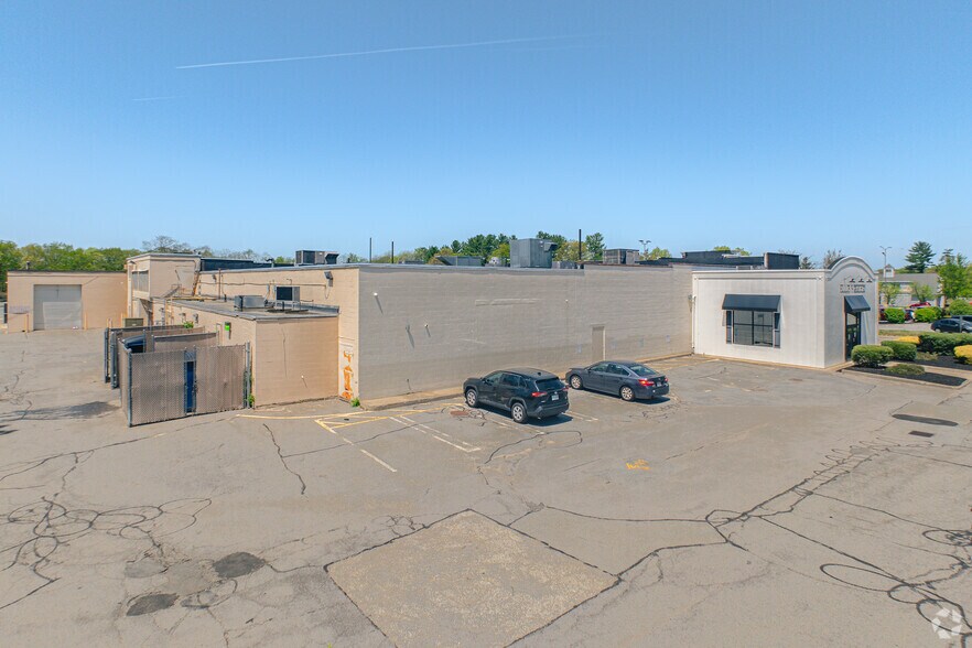 More Photos Of 436 Broadway St, Methuen Freestanding For Sale