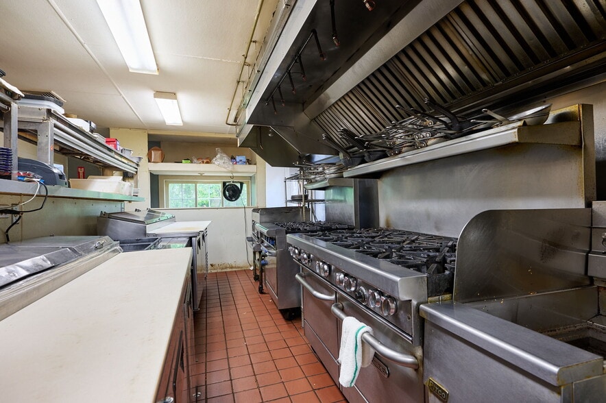 More Photos Of 100 Mountain Rd, Easthampton Restaurant For Sale