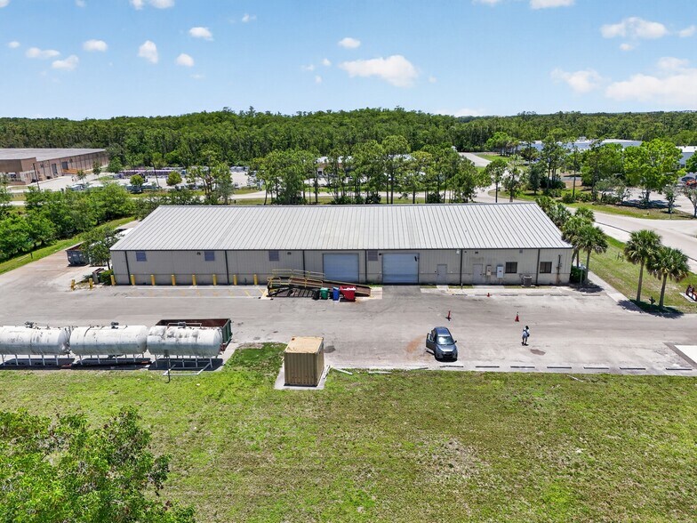 More Photos Of 9971 Bavaria Rd, Fort Myers Warehouse For Sale