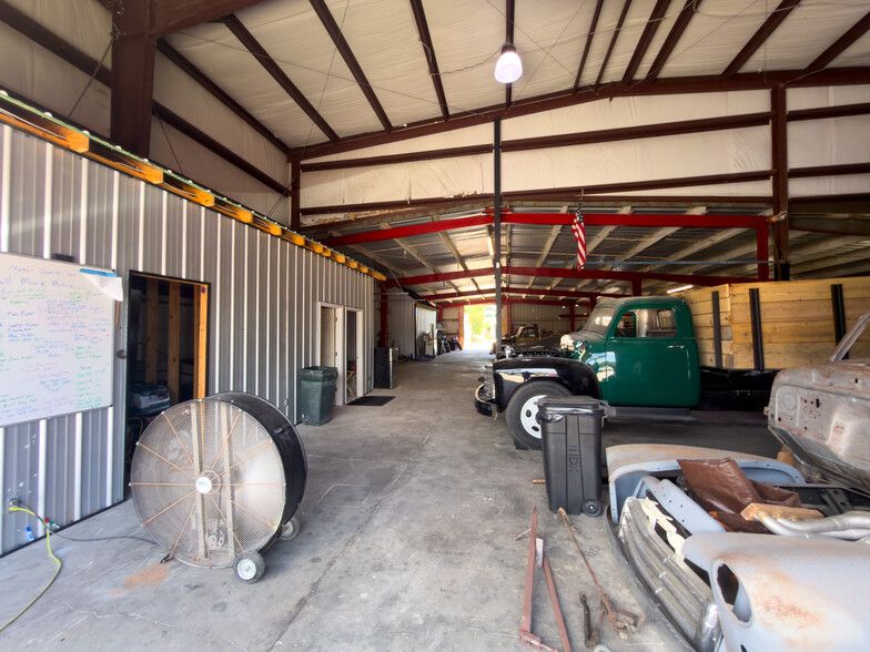More Photos Of 1401 Barrancas Ave, Pensacola Showroom For Sale