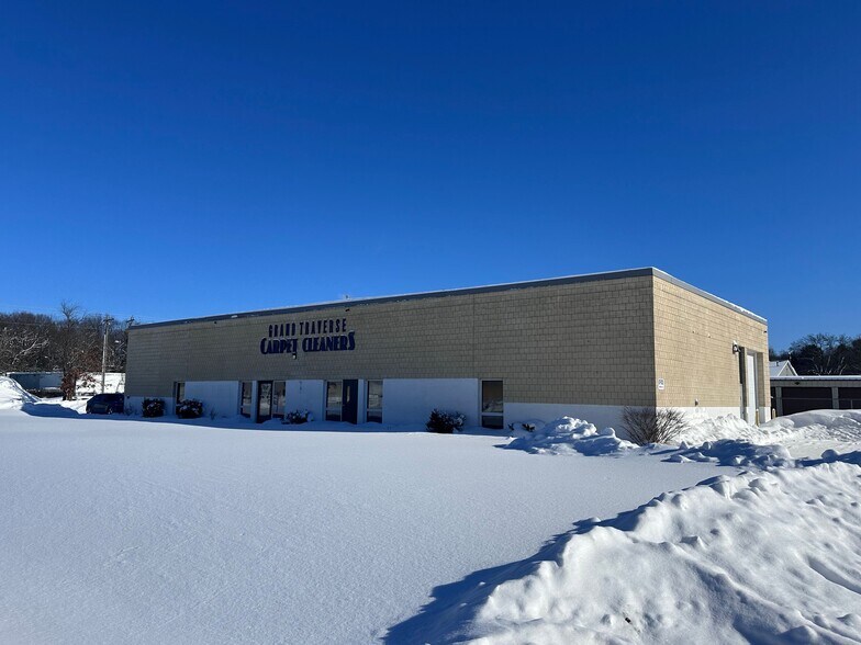 More Photos Of 3160 Continental Dr, Traverse City Warehouse For Sale