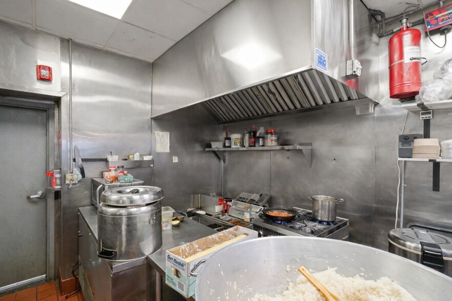 More Photos Of 63-65 Broad St, Boston Storefront Retail Residential For Sale