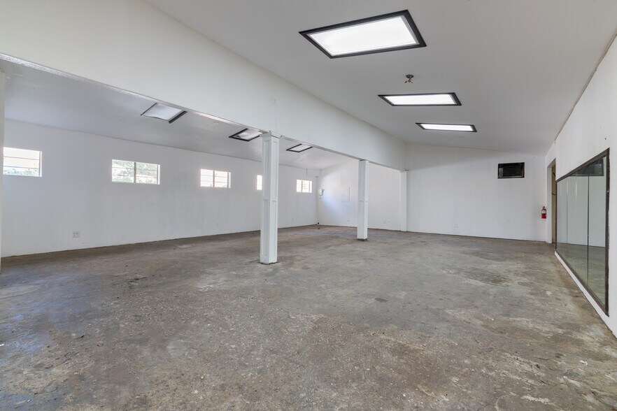 More Photos Of 3050 S Santa Fe Ave, San Marcos Manufacturing For Lease