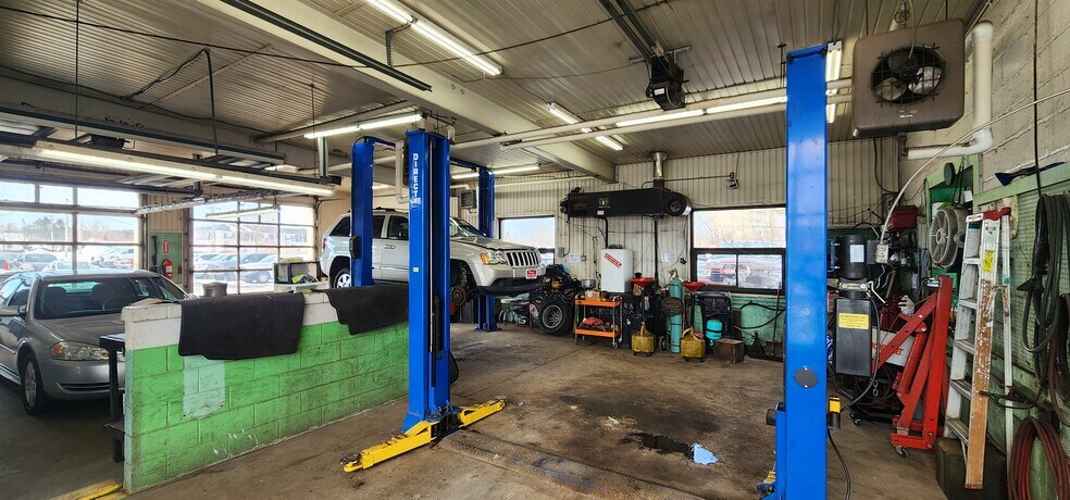 More Photos Of 4579 Lake Rd S, Brockport Auto Dealership For Lease