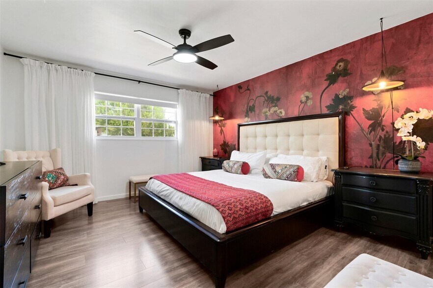 More Photos Of 8721 Mountain Crest Dr, Austin Specialty For Sale