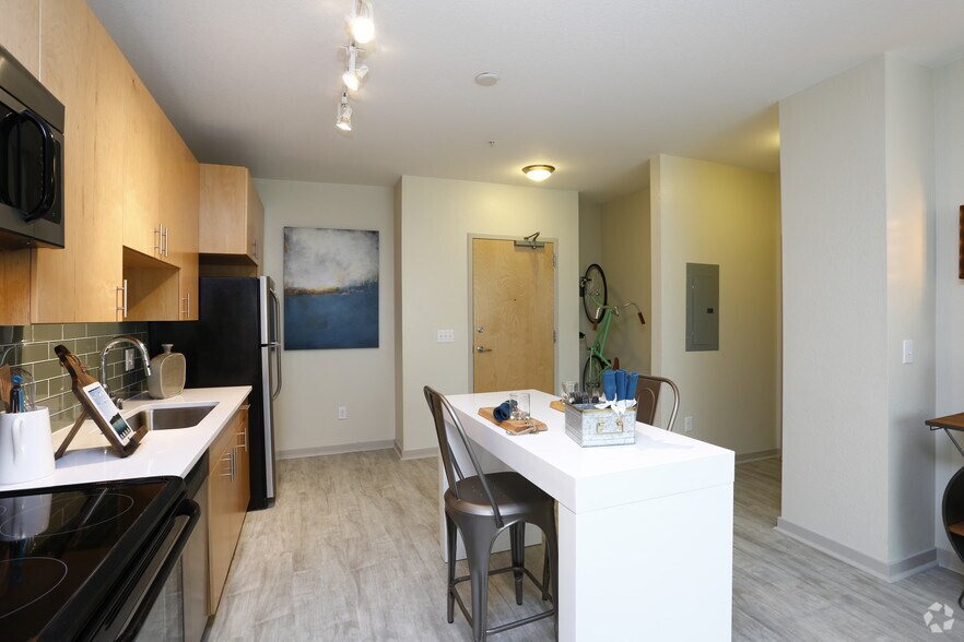 More Photos Of 2424-2434 W Caithness Pl, Denver Apartments For Lease
