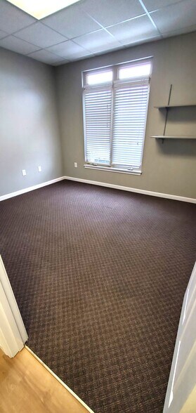 More Photos Of 6900 Houston Rd, Florence Office Residential For Lease