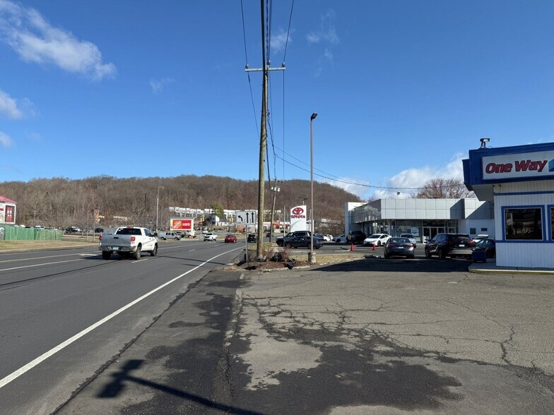 More Photos Of 79 Federal Rd, Danbury Storefront Retail Office For Lease