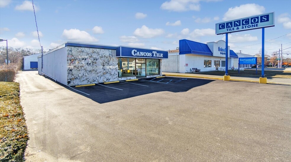 More Photos Of 1179 Old Country CR-58 Rd, Riverhead Showroom For Sale