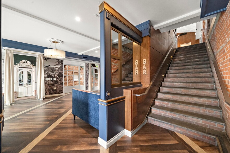 More Photos Of 450 S Coast Hwy, Laguna Beach Restaurant For Lease