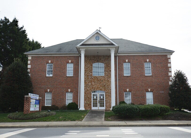 Primary Photo Of 6614 Shallowford Rd, Lewisville Medical For Sale