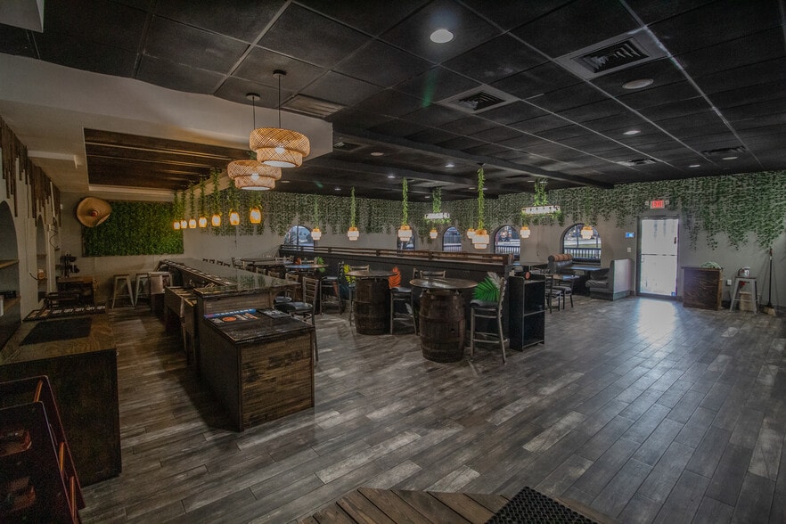 More Photos Of 4400 Hancock Bridge Pky, North Fort Myers Restaurant For Sale