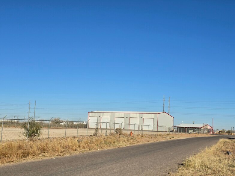 More Photos Of 3901 N Stowe Ave, Odessa Industrial For Lease