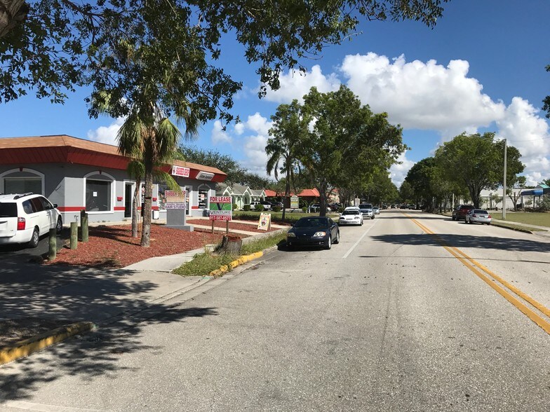 More Photos Of 861 SE 47th Ter, Cape Coral Freestanding For Lease