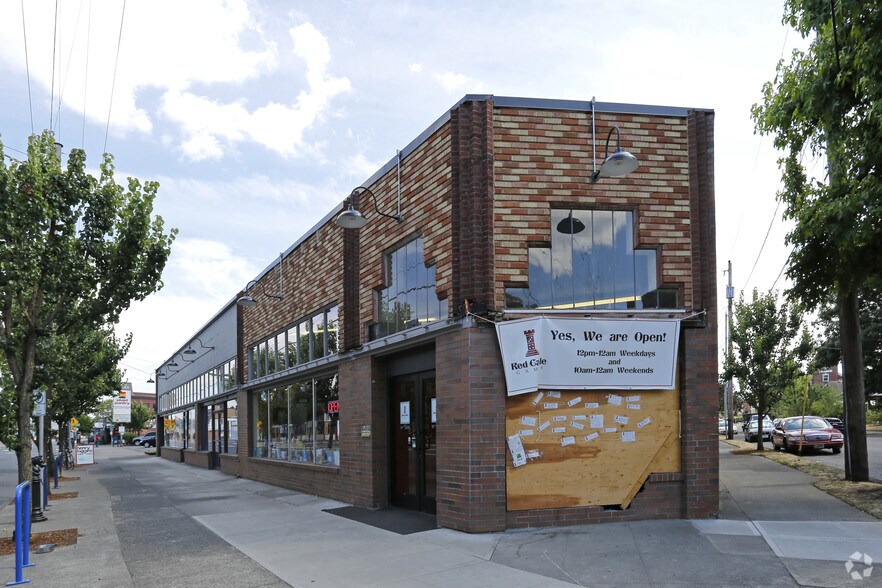 Primary Photo Of 6400-6420 SE Foster Rd, Portland Storefront For Lease