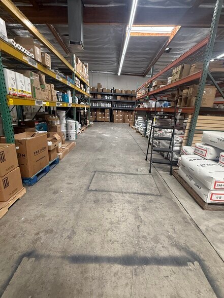 More Photos Of 12361-12435 Foothill Blvd, Sylmar Warehouse For Lease