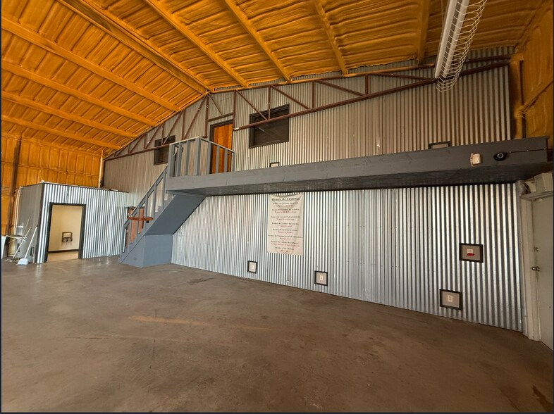 More Photos Of 501 Boyd Business Pky, Boyd Warehouse For Sale