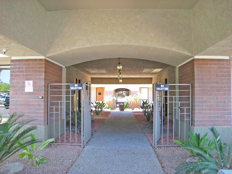 More Photos Of 5700 W Olive Ave, Glendale Medical For Lease
