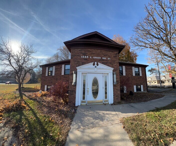 More Photos Of 1444 E Green Bay St, Shawano Office For Lease