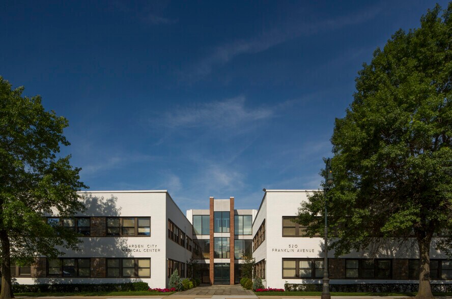 More Photos Of 520 Franklin Ave, Garden City Medical For Sale