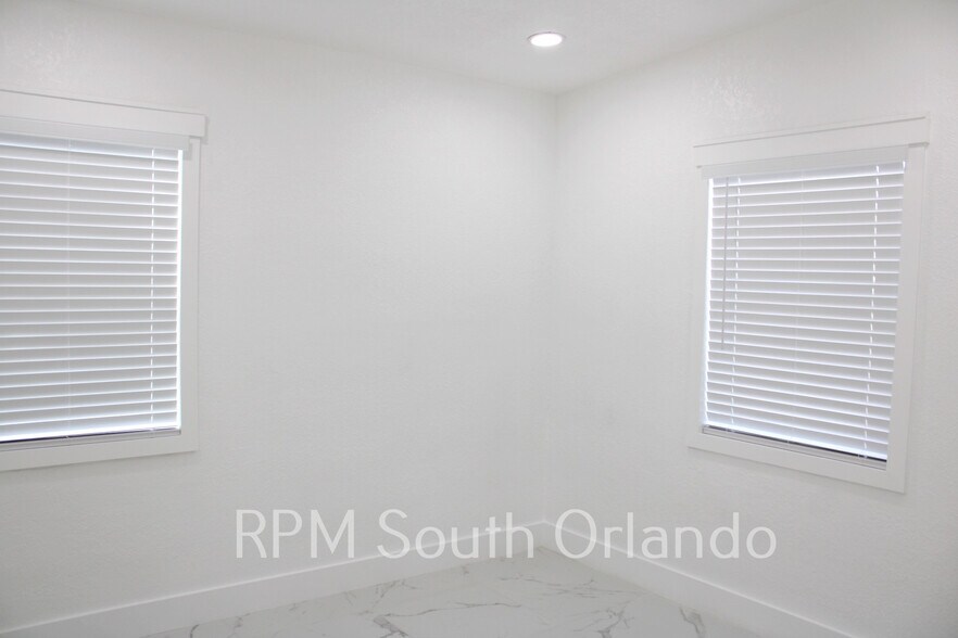 More Photos Of 1245 N Pine Hills Rd, Orlando Office Residential For Lease