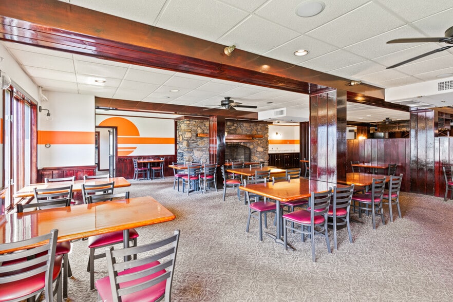 More Photos Of 60 Mile Rd, Wells Restaurant For Sale