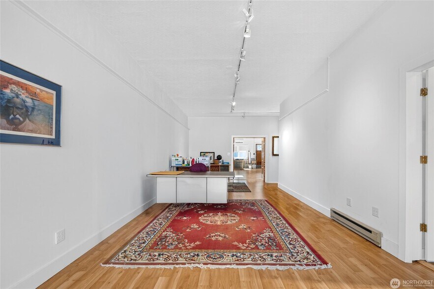 More Photos Of 112 1st Ave S, Ilwaco Storefront For Sale