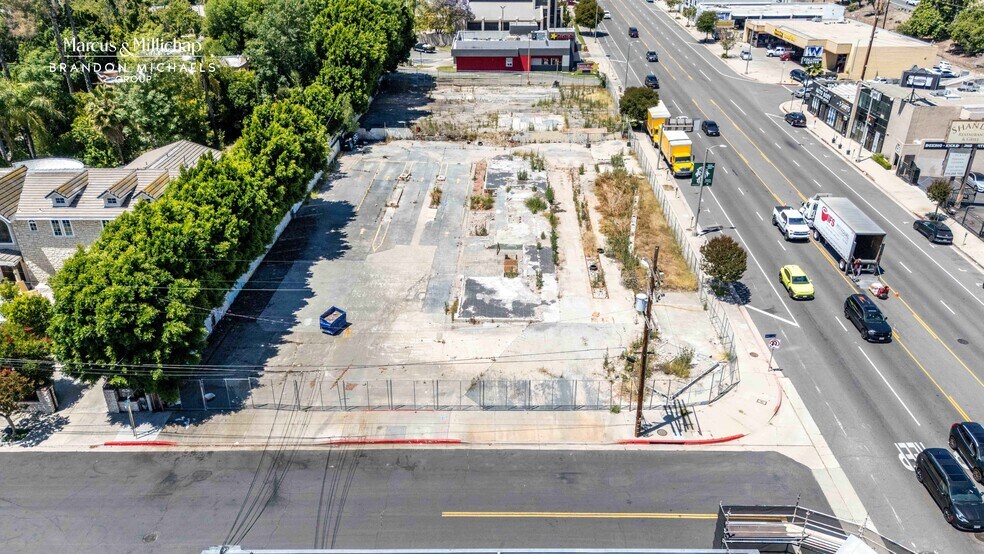 More Photos Of 19348 Ventura Blvd, Tarzana Land For Sale