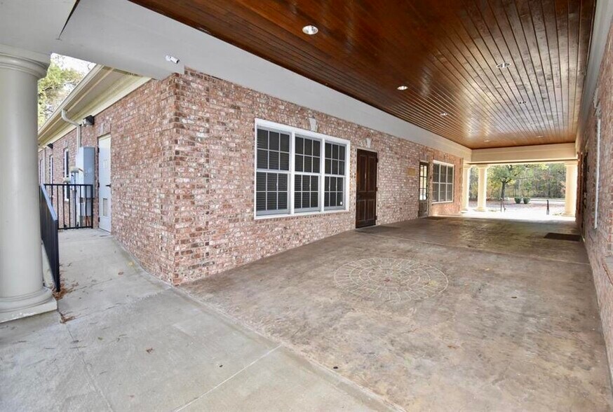 More Photos Of 209 Oil Well Rd, Jackson Healthcare For Lease