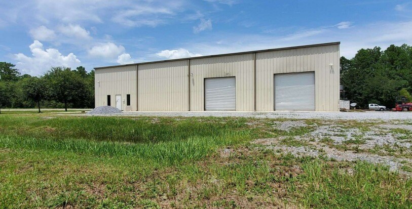 Primary Photo Of 107 Industrial Ct, Freeport Industrial For Sale