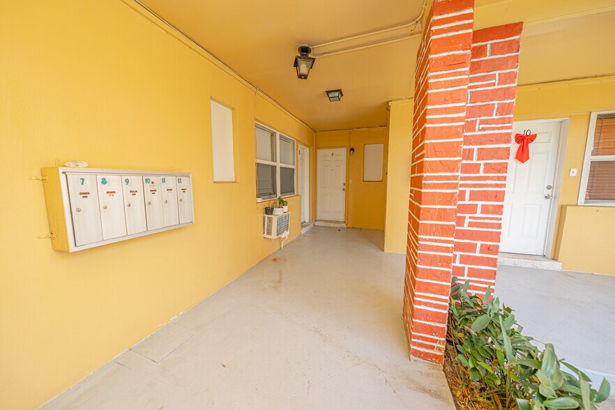 More Photos Of 112 NW 10th St, Homestead Apartments For Sale