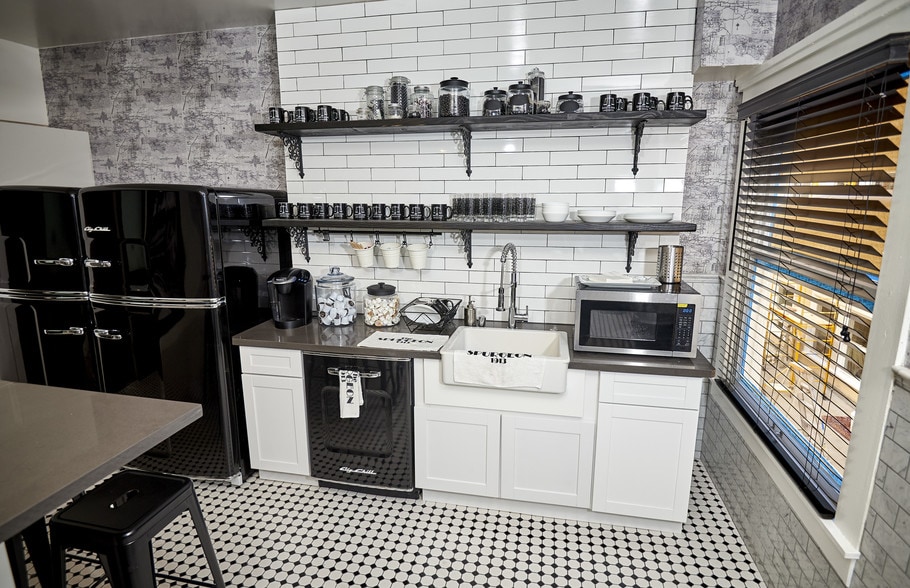 More Photos Of 202-208 W 4th St, Santa Ana Office For Lease