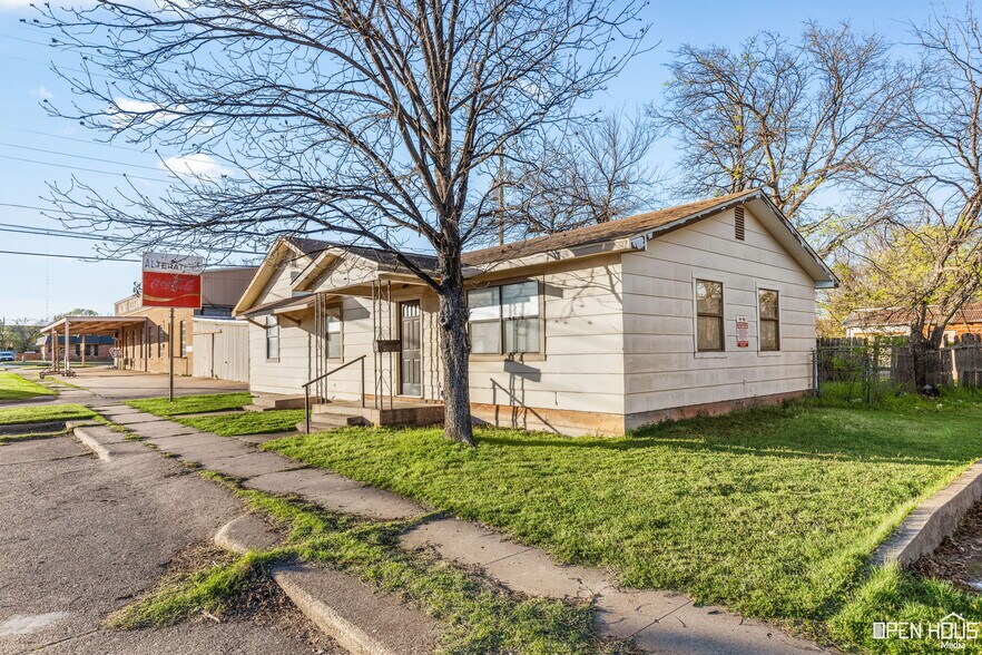 More Photos Of 1915 Kemp Blvd, Wichita Falls Office For Sale