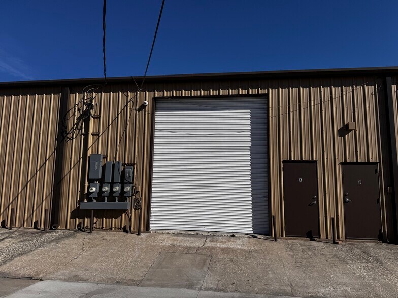 More Photos Of 4169 Hillsborough Ave, Tampa Warehouse For Lease